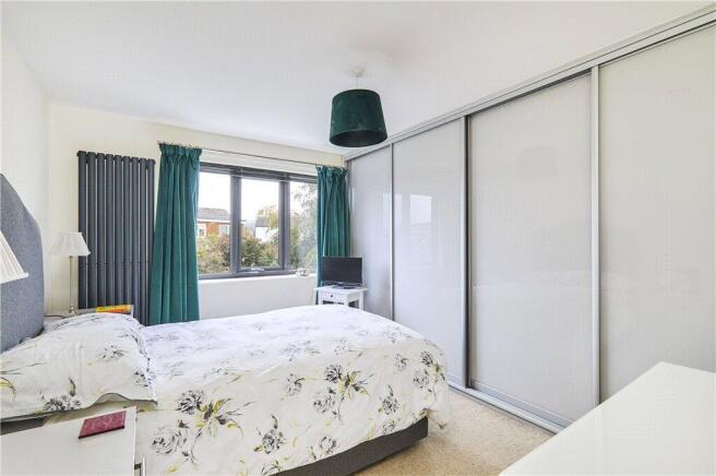 4 bed Detached for sale Image 11