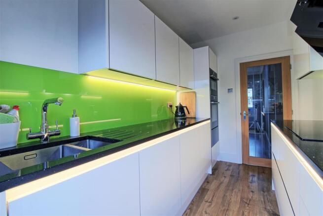KITCHEN pic 2