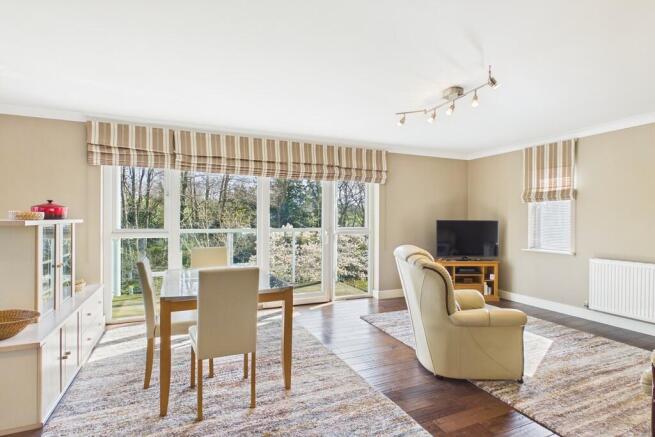 2 bed Apartment for sale Image 4