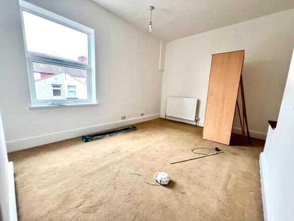 2 bed Terraced to rent Image 7