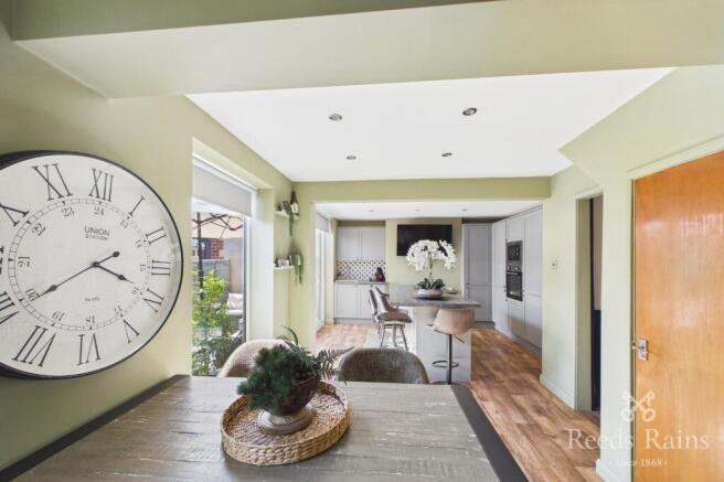 3 bed Semi-Detached for sale Image 10