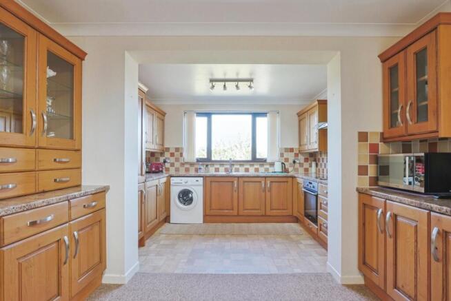 Corbiere Avenue, Poole, Dorset, BH12 photo 4