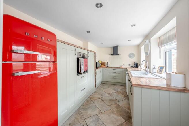 3 bed Terraced for sale Image 6
