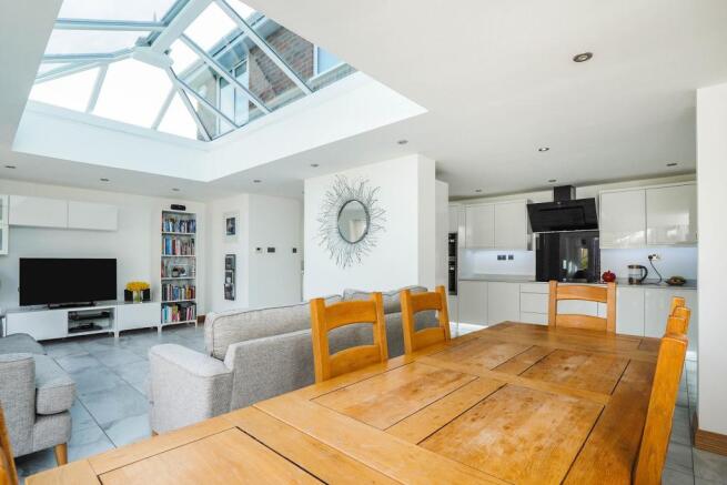Living Room/dining r