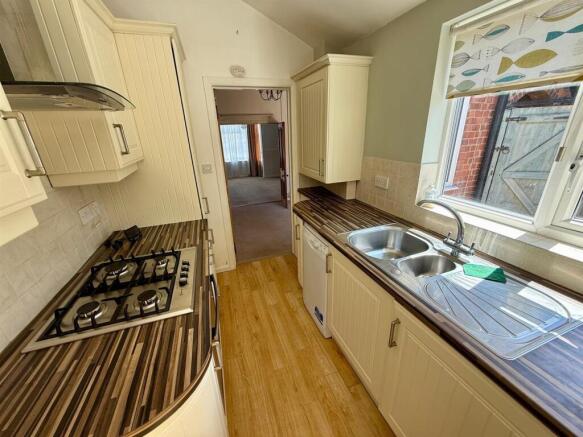 PR39 Kitchen2.jpg