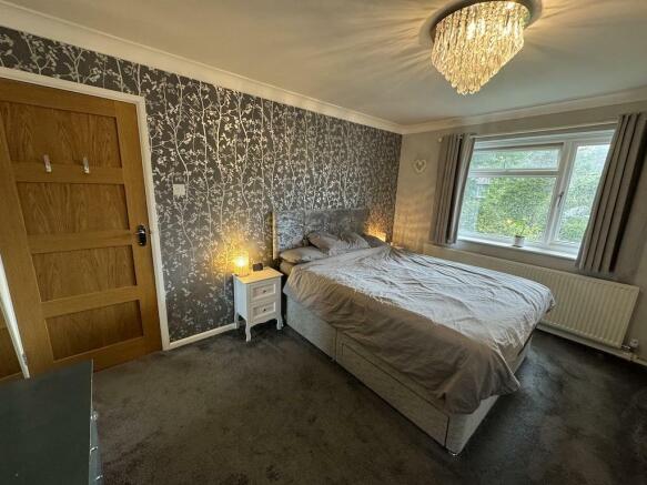20 - Bedroom 1.jpg