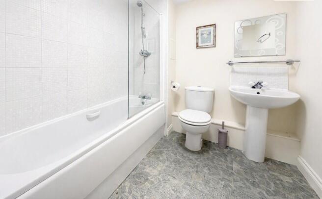 bathroom .jpg