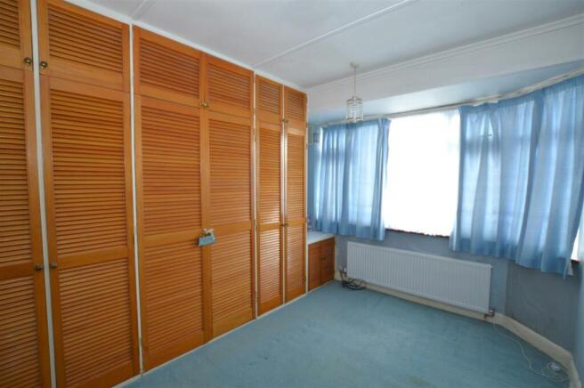 1 Villiers Avenue bed 1.JPG