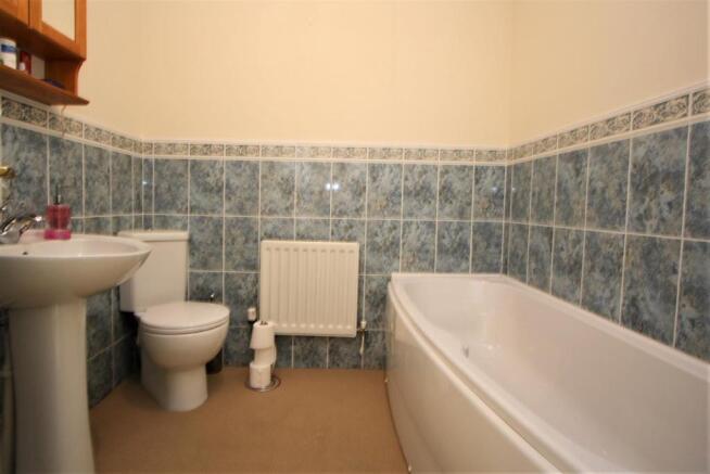 Family Bathroom / WC