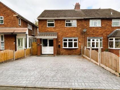Commonside, Brownhills, Walsall WS8 7AT