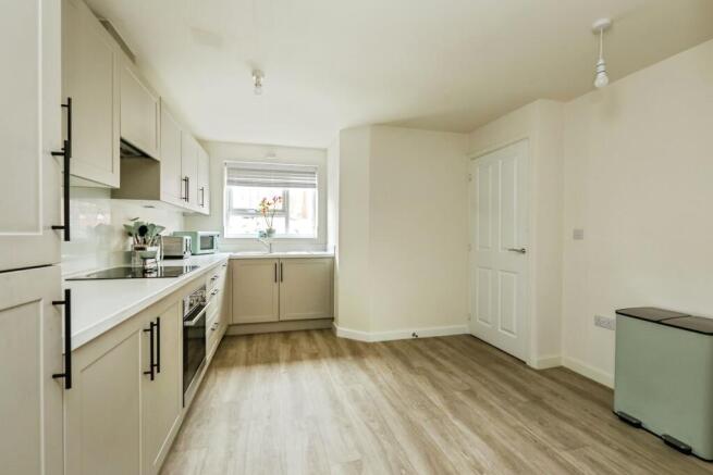 3 bed Semi-Detached for sale Image 9