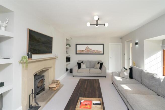 4 bed Detached for sale Image 12