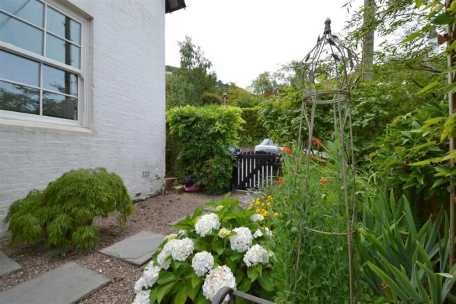 sidegarden.jpg