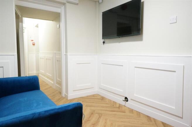 Sitting room 3.JPG