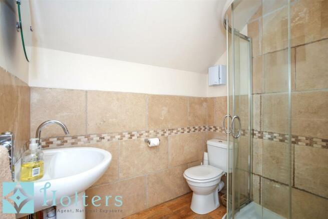 Master Bedroom En-Suite.jpg