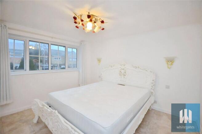 4 bed Detached for sale Image 6