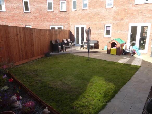 Photo 10