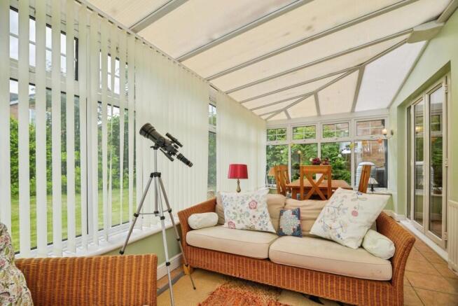 4 bed Detached for sale Image 10