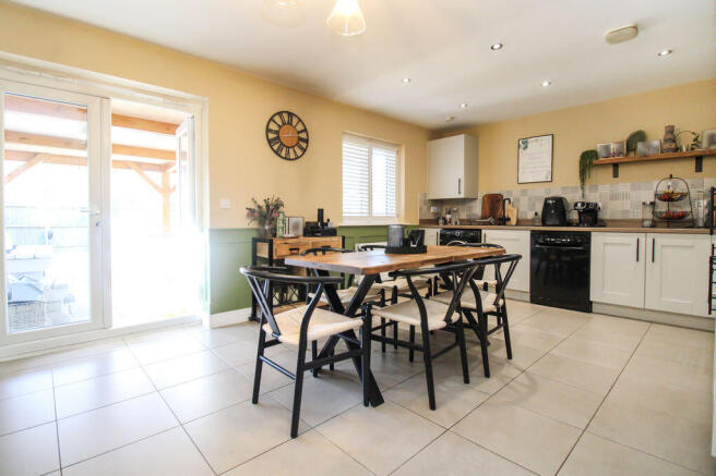 Kitchen/diner 2