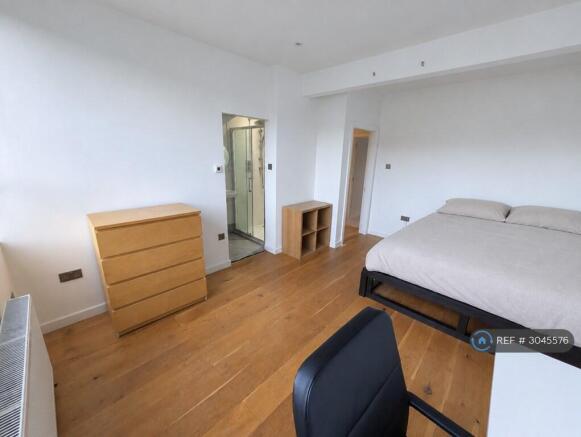 Top Floor Ensuite (Super King Size Bed) £750