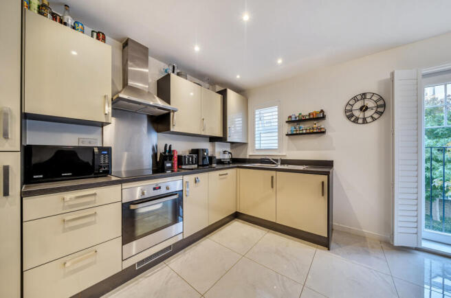 1359513-11-68d6a7...