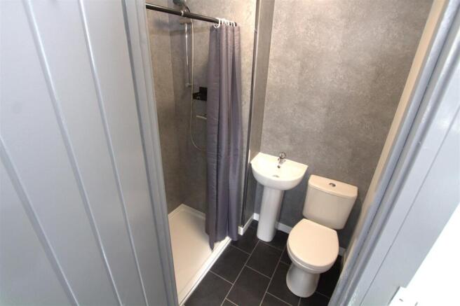 1 bed Apartment to rent Image 5