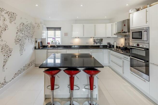 8577228-interior11.jpg