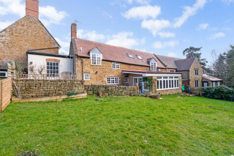 Oxford Road, Adderbury, OX17