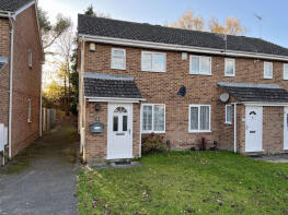 49, Pimpern Close, Poole BH17 9EB