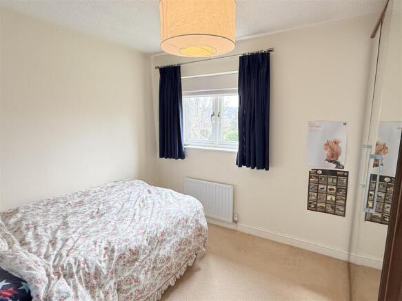4 bed Detached for sale Image 12