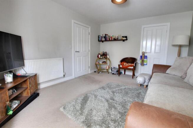 4 bed Detached for sale Image 4
