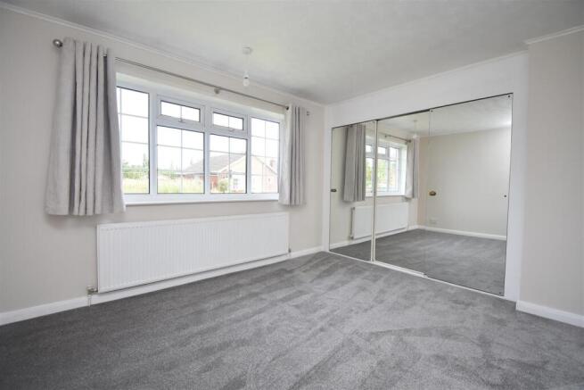3 bed Detached Bungalow to rent Image 6