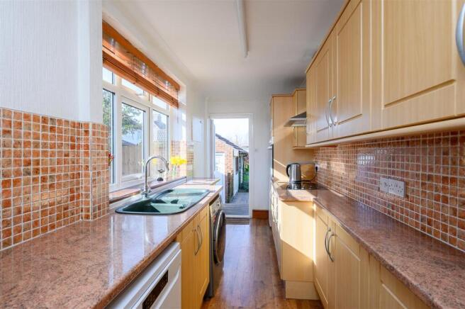 3 bed Semi-Detached for sale Image 5