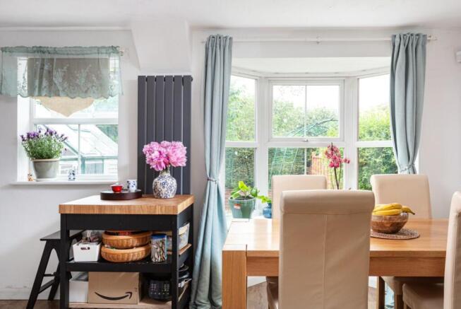4 bed Semi-Detached for sale Image 8