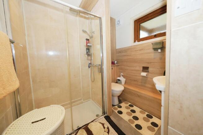 Shower/ W.C.