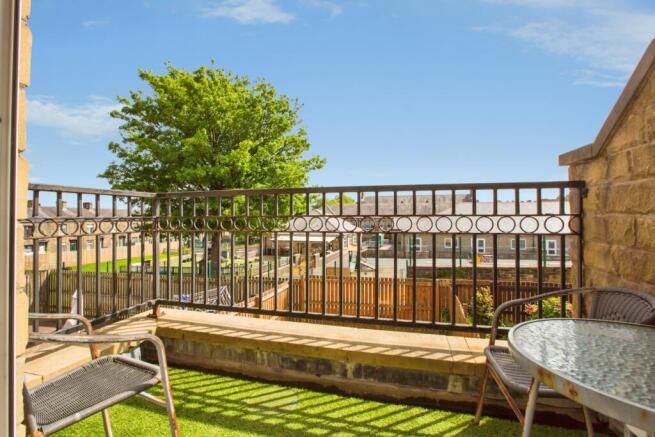 4 bed Town House for sale Image 4