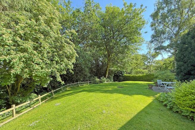 3 bed Apartment for sale Image 10