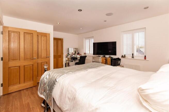 43 Kings Wood Park (14).jpg