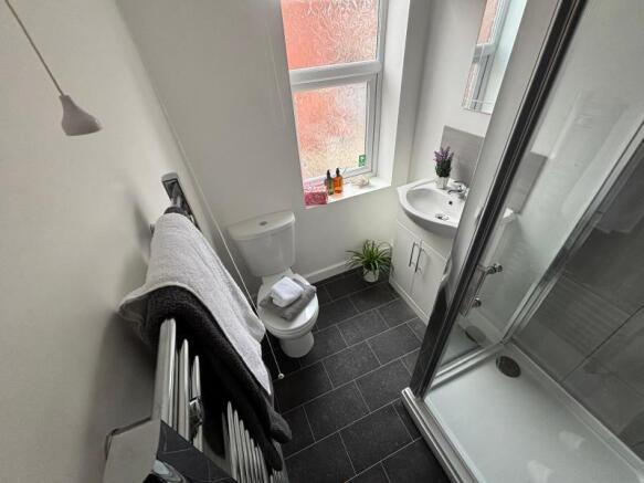 4 bed Terraced to rent Image 4