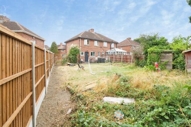 3 bed Semi-Detached for sale Image 12