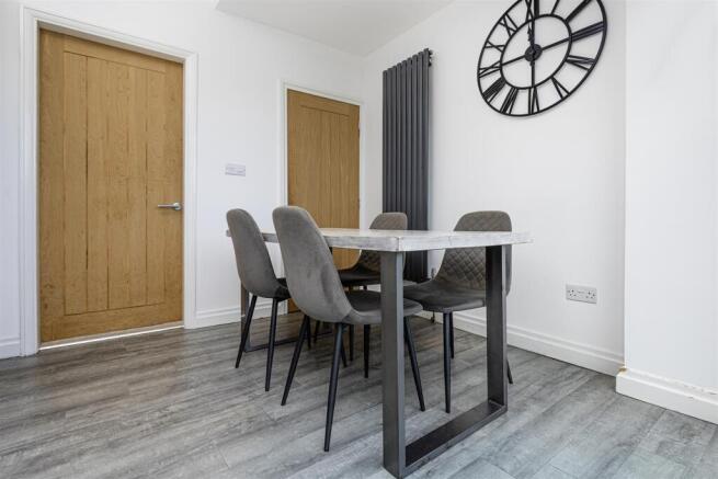 3 bed Semi-Detached for sale Image 11