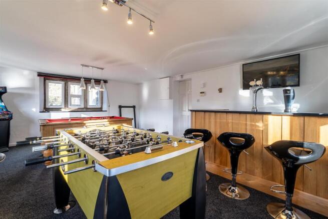 Bar/Games Room