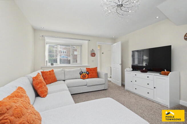 Farnham Close, Barrow-in-furness, LA13 0GP photo 4