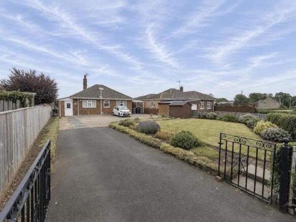 2 bed Detached Bungalow for sale Image 8