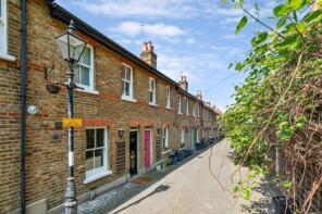 5, St James Cottages, Richmond TW9 1SL