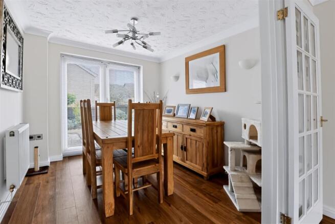 DINING ROOM .jpg