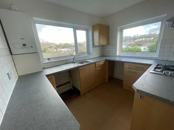 kitchen 2.jpg