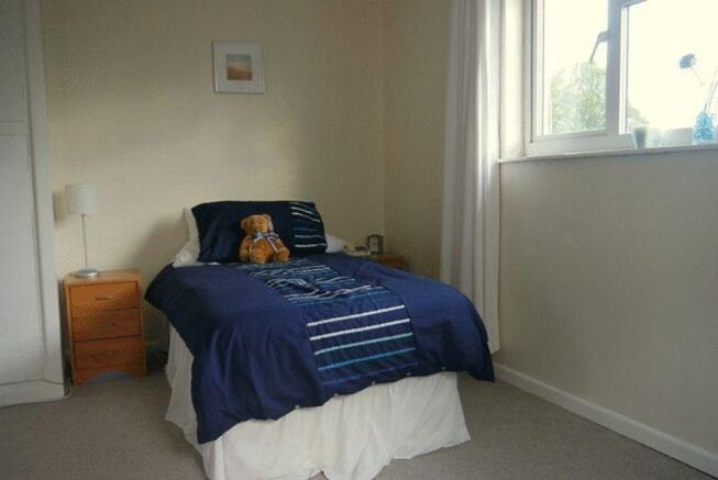 BEDROOM 2