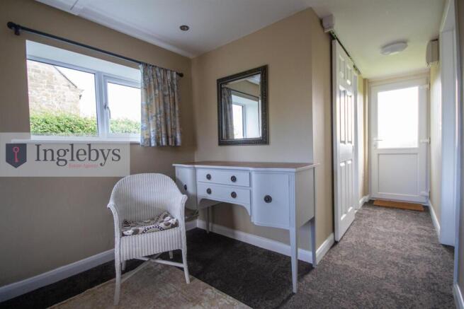 3 bed Semi-Detached Bungalow for sale Image 11