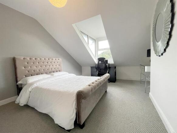 3 bed Terraced to rent Image 9